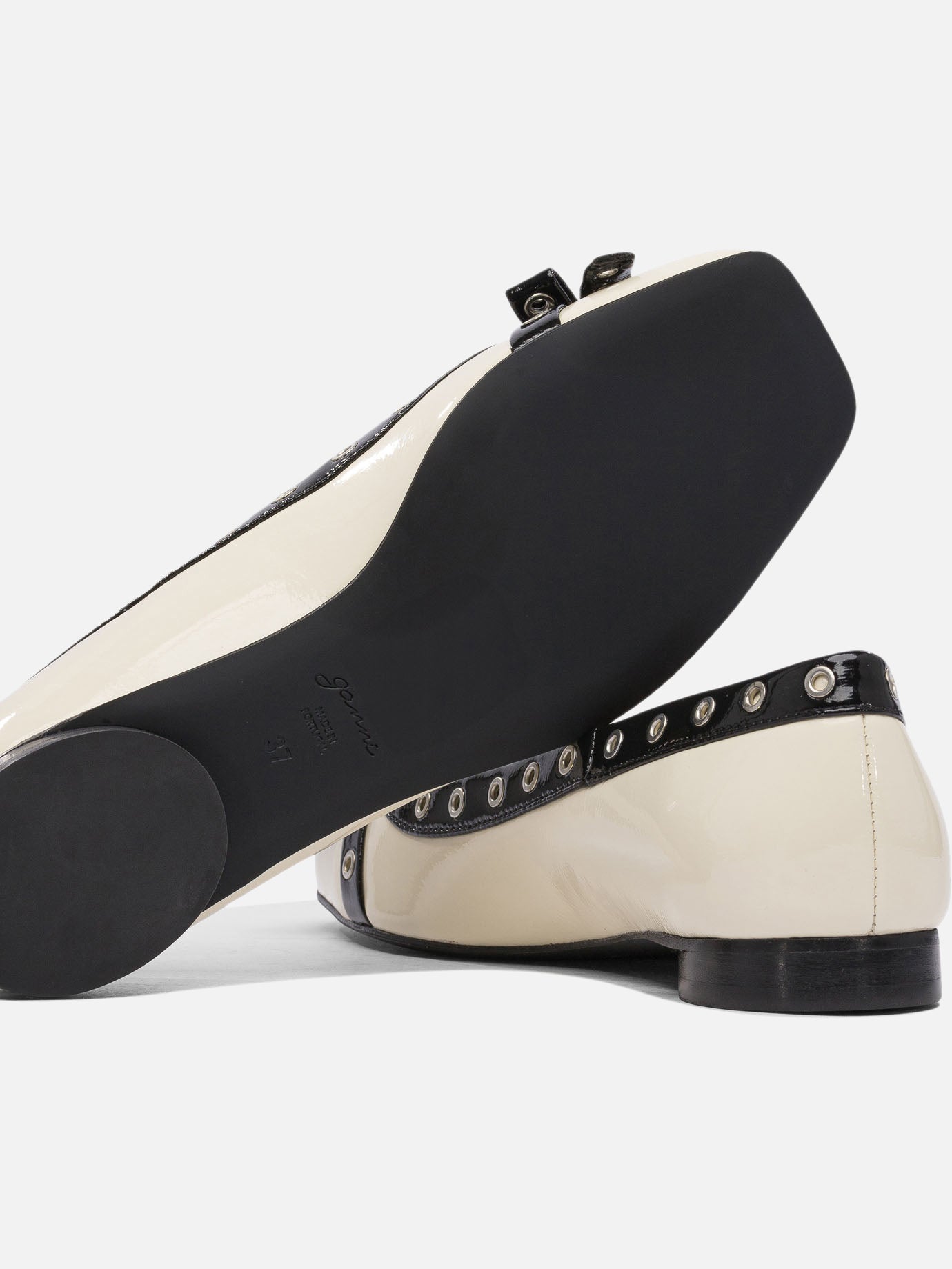 Ballerine con fiocco e occhielli