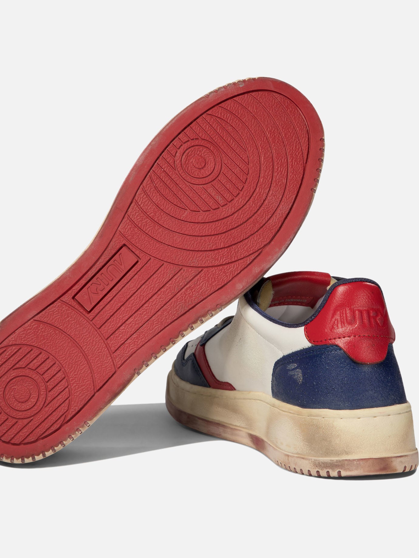 "Medalist" sneakers