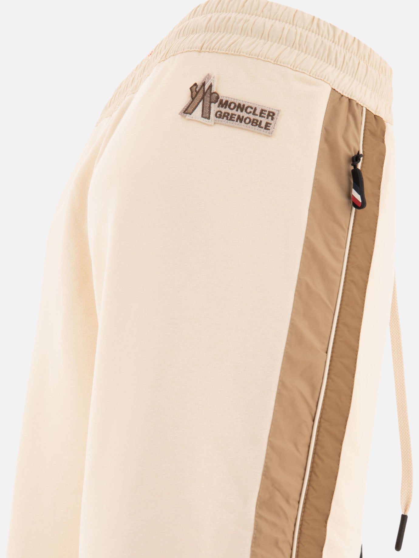 Jogger imbottiti con logo montagna