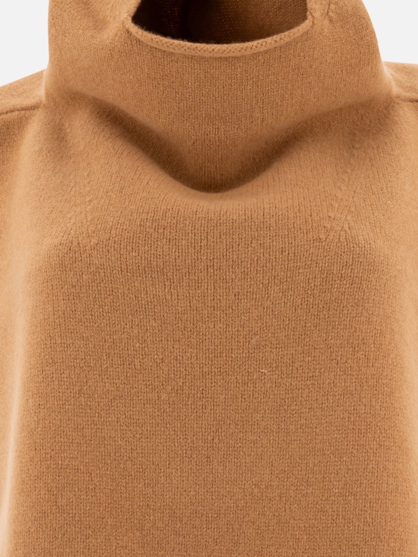 Toteme Hooded bib in wool and cashmere Beige